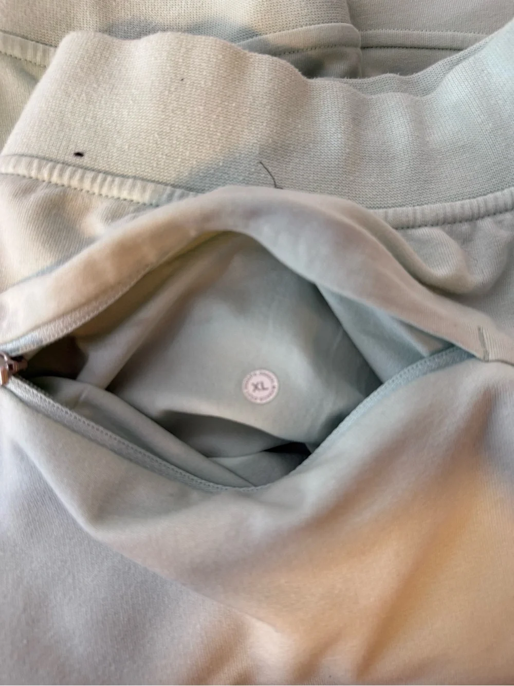 Lululemon Mint Green Jogger Pants XL Soft Stretch Lounge Travel Athleisure